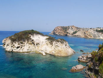 latinamipiace_isole-pontine-ponza-scoglio-tartaruga