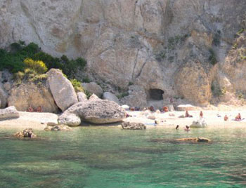 latinamipiace_isole-pontine-ponza_cala-felce