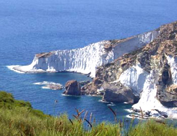 latinamipiace_isole-pontine-ponza_punta-bianca-capo-bianco