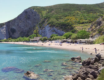 latinamipiace_isole-pontine-ponza_spiaggia-del-frontone