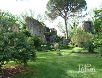 latinamipiace_natura_giardino-di-ninfa-interno