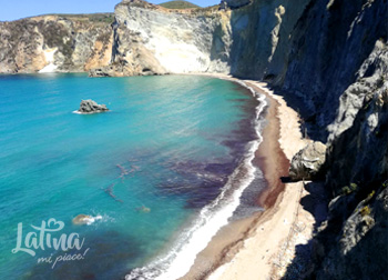 Cala-di-Luna-isole-pontine-Ponza-latinamipiace