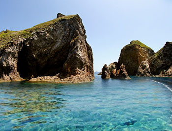 isole-pontine-palmarola_faraglioni-di-mezzogiorno