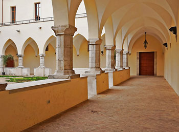l'Auditorium-ed-il-complesso-di-San-Domenico-Fondi
