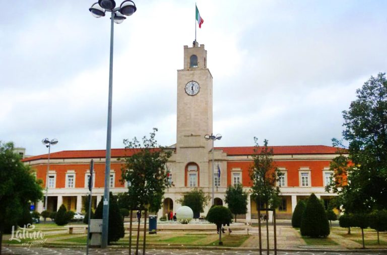 Piazza-del-Popolo-Torre-Civica-citta-di-Latina-latinamipiace